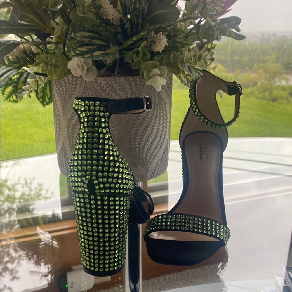 🌹New INC INTERNATIONAL CONCEPT Green Studded  Heels shoes size 6.5 M